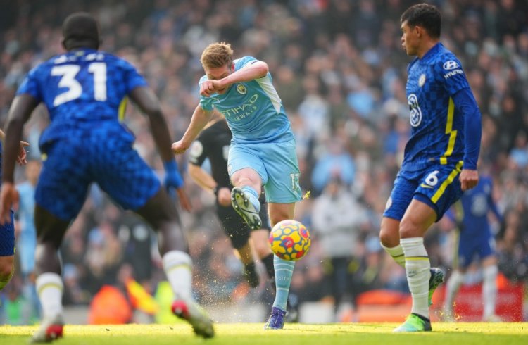 De Bruyne lifts Man City over Chelsea as Tuchel suffers another blow