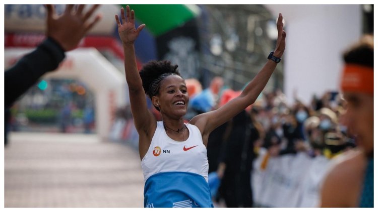 London Marathon: Women's world record under threat on Sunday