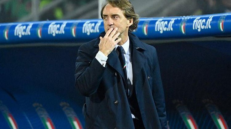 Mancini takes blame for Italy's World Cup humiliation