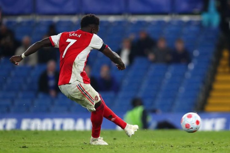 Bergkamp tells Saka to show the same 'aggression and passion' 