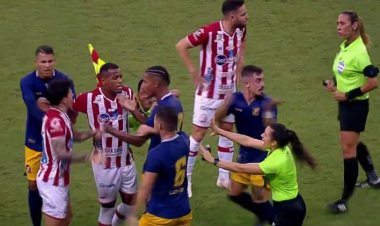 Footballer attacks female referee after being sent off 