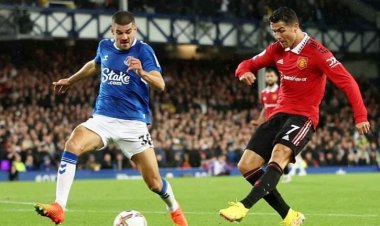Heartbreak for Iwobi as Ronaldo's 700th club goal gives Man Utd win at Everton