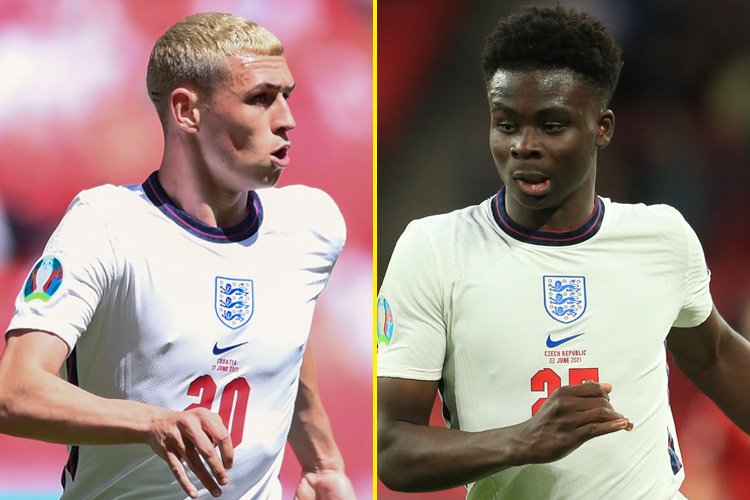 Carragher backs Saka to start ahead Foden at World Cup but Neville disagrees