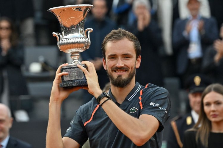 Medvedev triumphs at Italian Open 