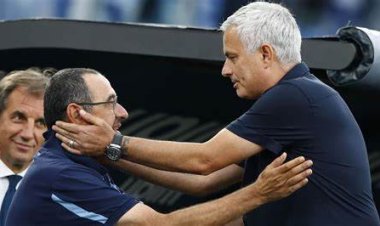 Controversial former Chelsea managers Mourinho and Sarri fight for honour and three points at Eternal City