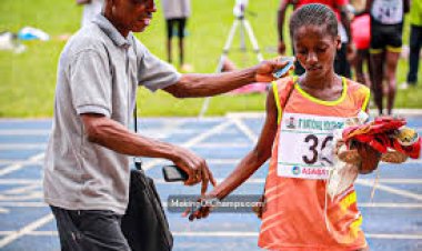 NYG: Okon rewards Akwa-Ibom medalists with cash