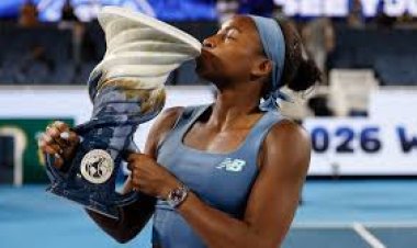 Cincinnati Open: Coco Gauff overwhelms Pegula to win